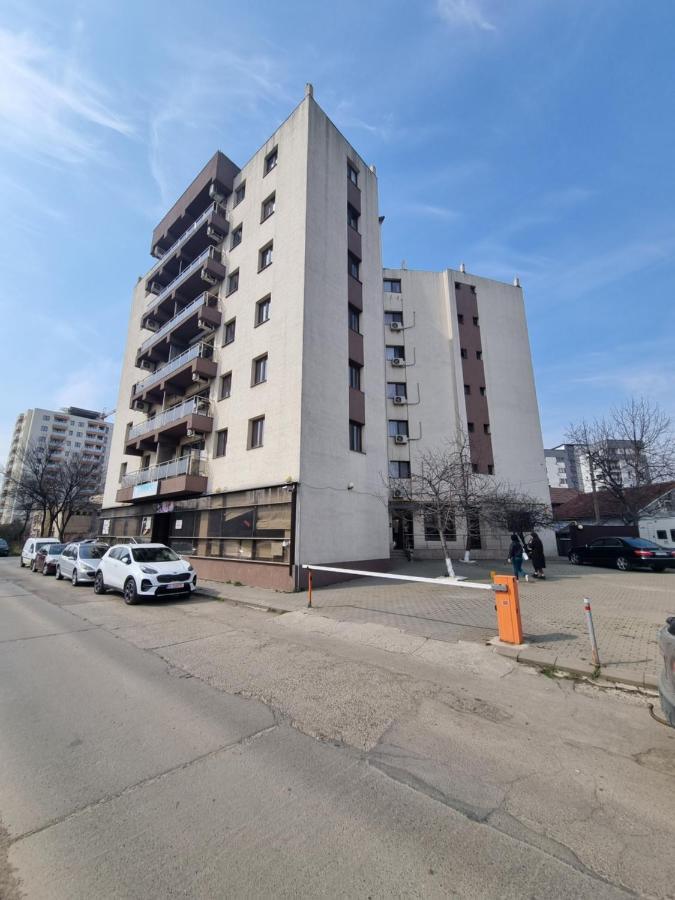 Central & Comfy, Peaceful Apt In Iasi Buitenkant foto